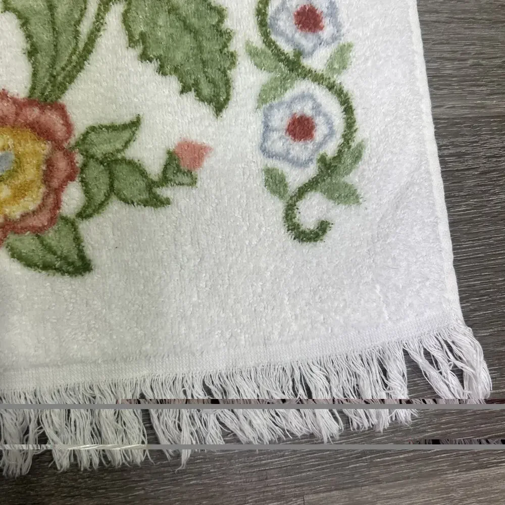 Vintage Cannon 1970’s Floral Bath Towel Fringe 41” X 21” EUC